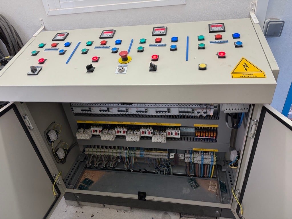 panel de control eléctrico