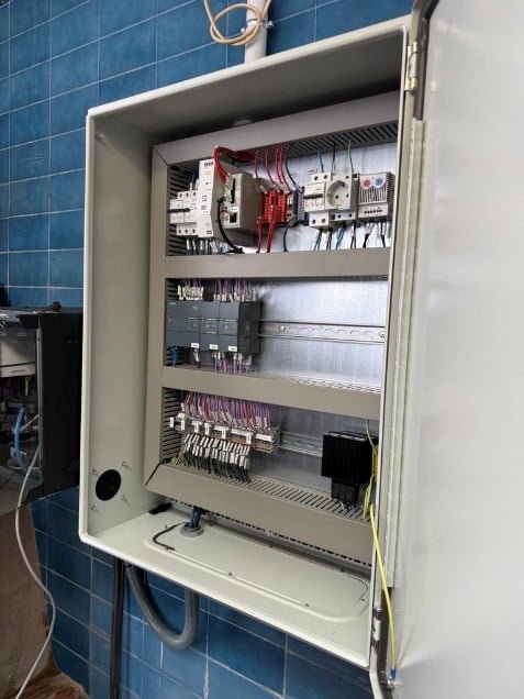 Caja de control eléctrico
